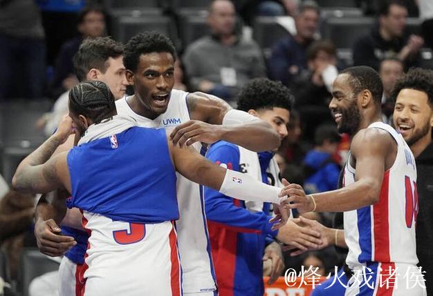 冷门!西部垫底逆袭东部强队,魔术击败活塞 冷门!西部垫底逆袭东部强队,魔术击败活塞